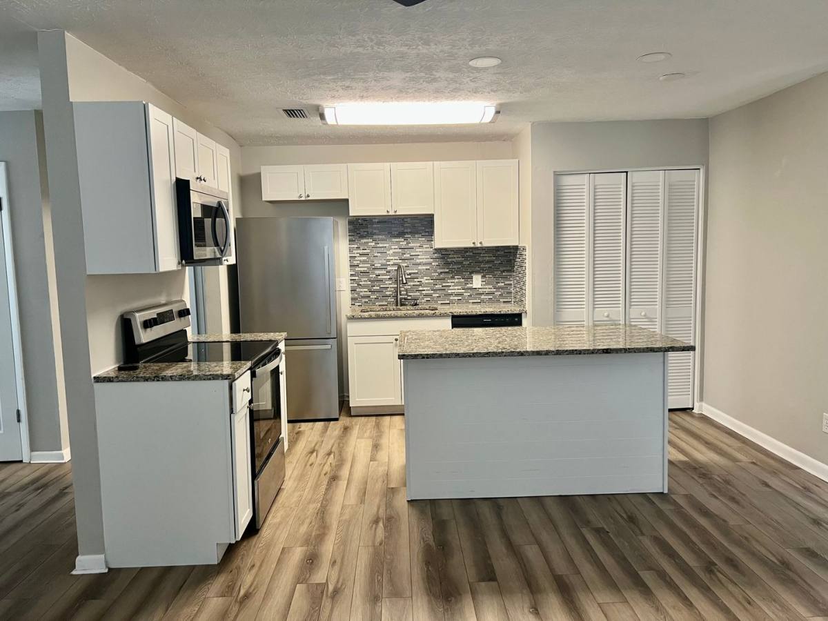 House for rent at 10964 Bacall Rd W, Jacksonville, FL 32218