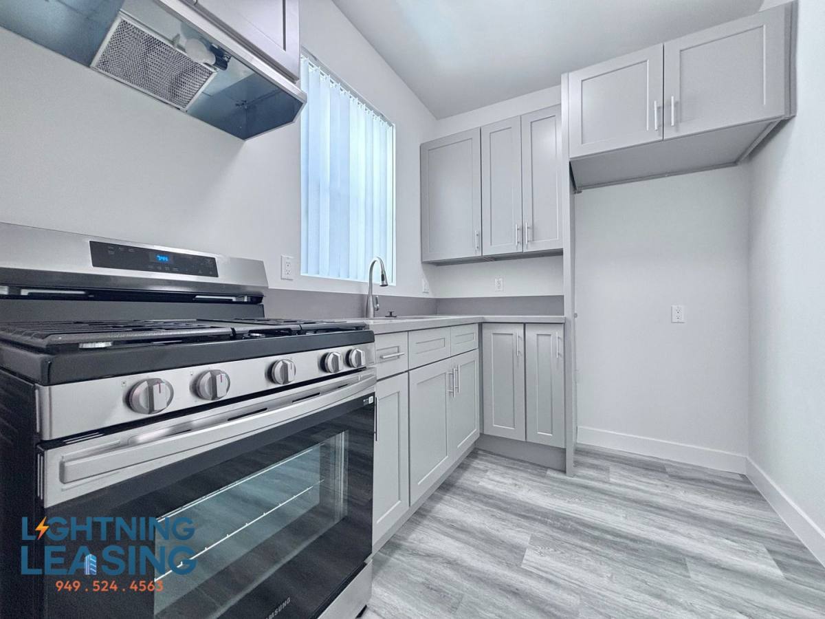 Apartment for rent at 341 4 5 S Alvarado St #505, Los Angeles, CA 90057