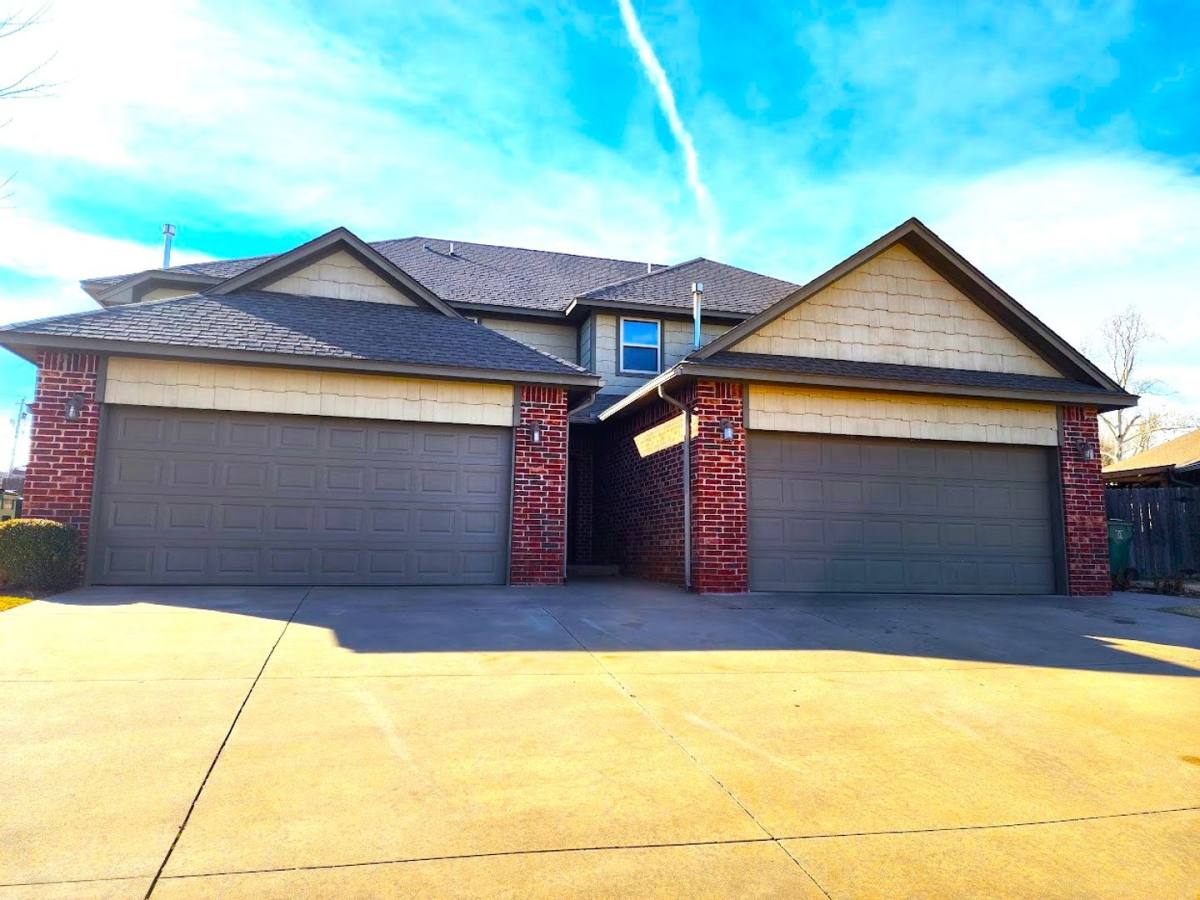 Apartment for rent at 13707 Oxford Dr, Edmond, OK 73013