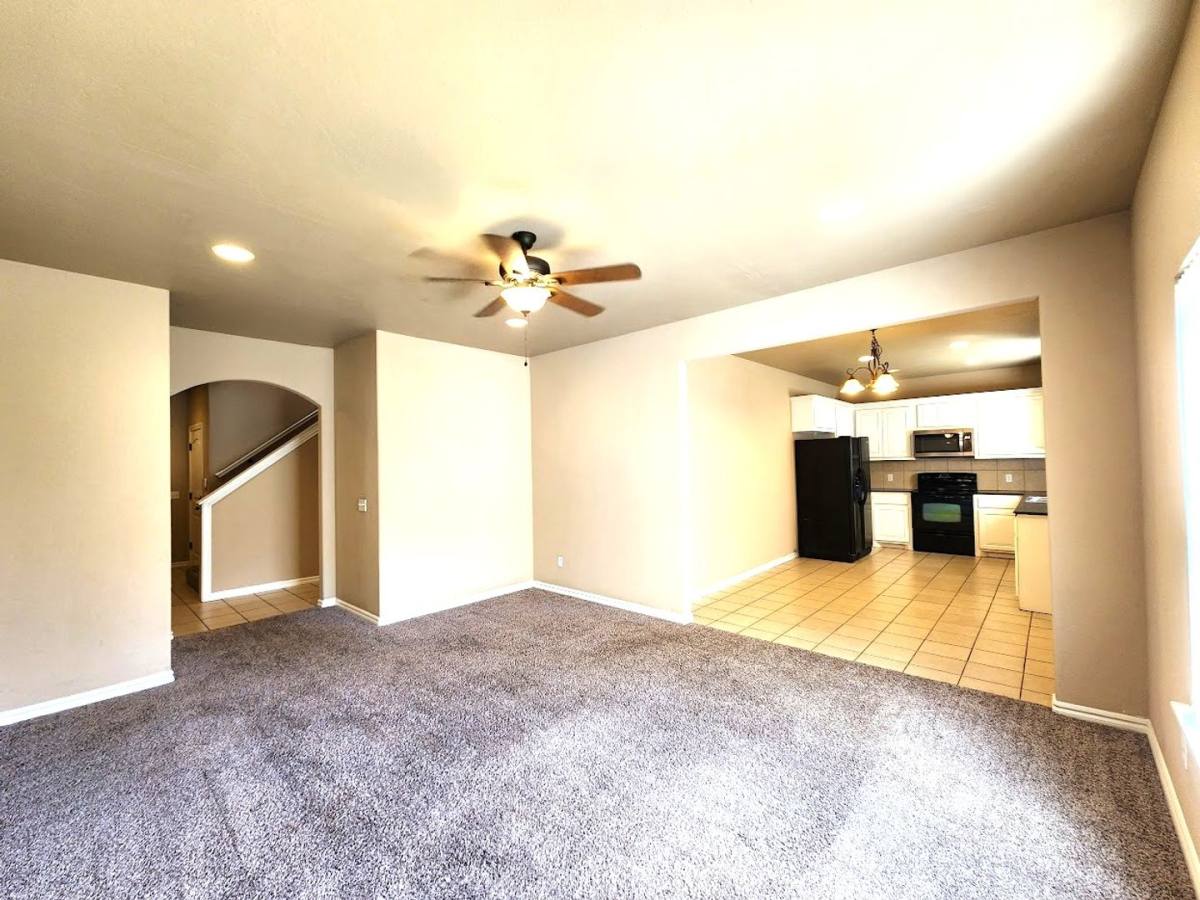 Apartment for rent at 13707 Oxford Dr, Edmond, OK 73013