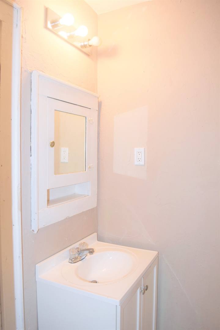 Apartment for rent at 1020 NE 18th St, Oklahoma City, OK 73111