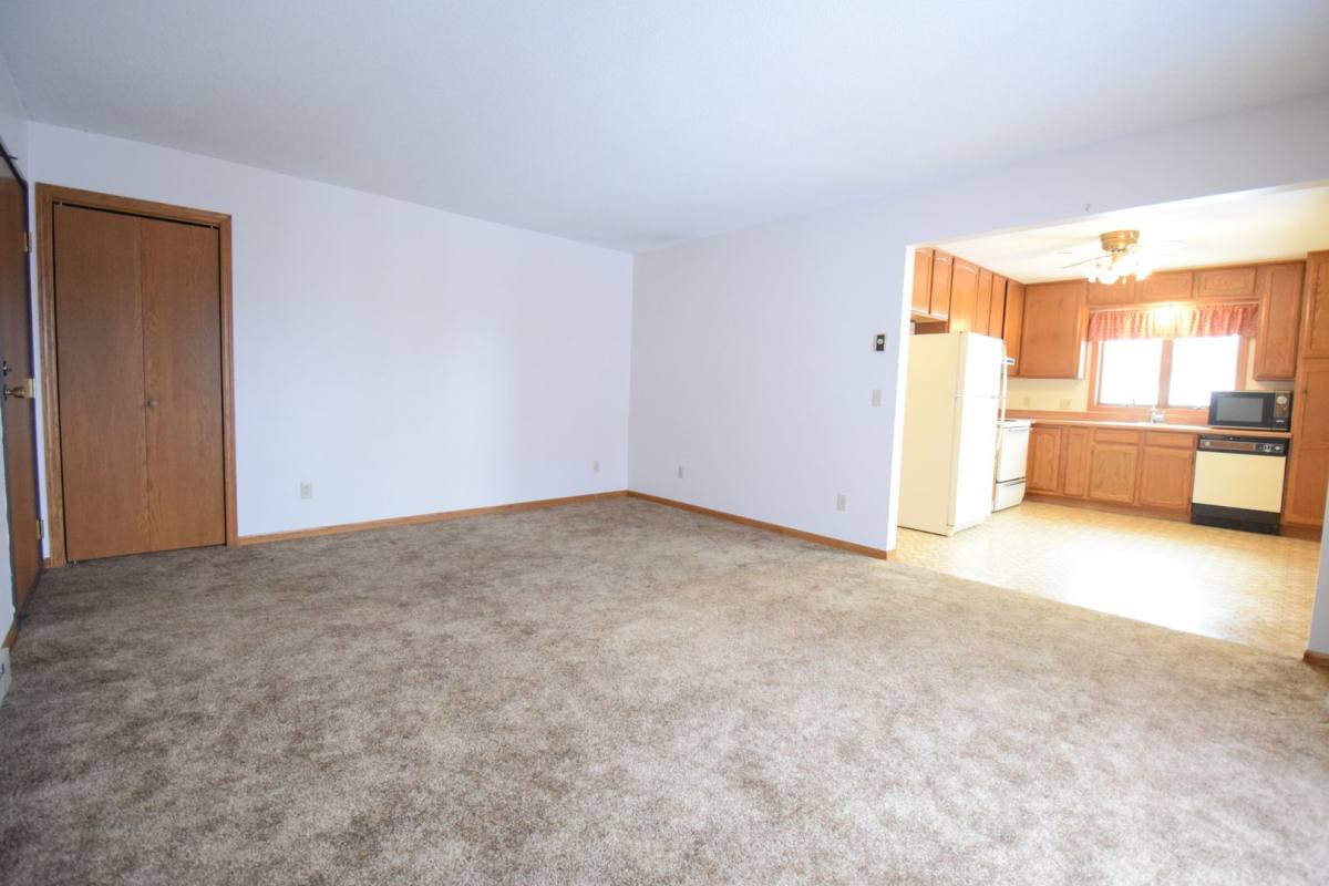 Apartment for rent at 125 Heather Lane, Mankato, MN 56001