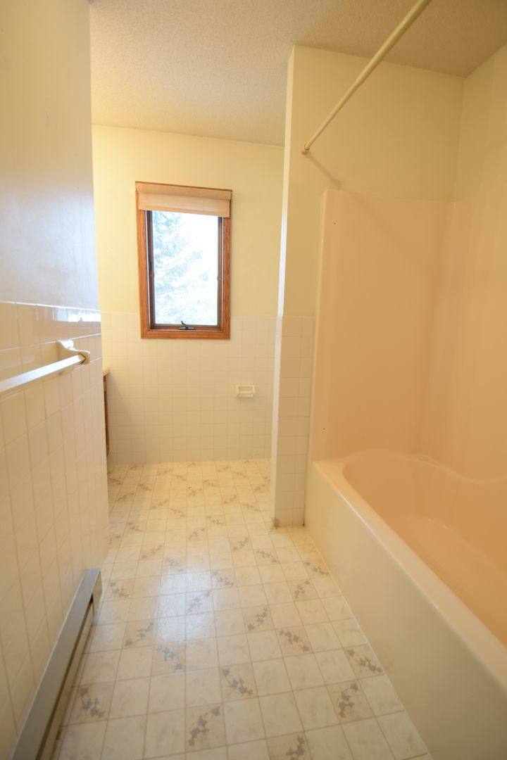 Apartment for rent at 125 Heather Lane, Mankato, MN 56001