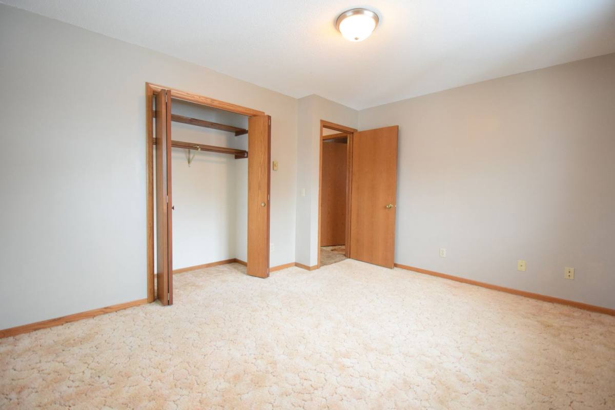Apartment for rent at 125 Heather Lane, Mankato, MN 56001
