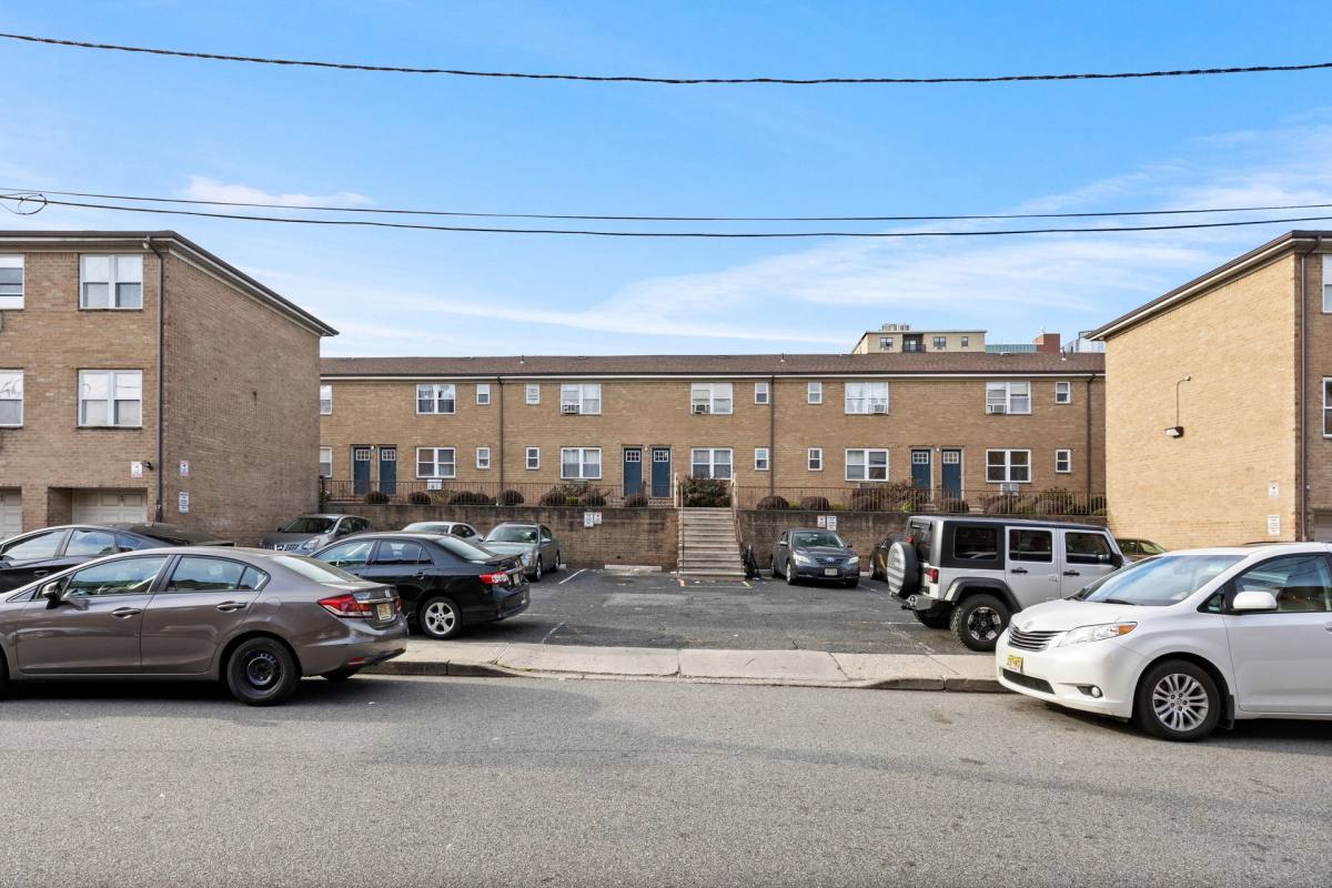 Apartment for rent at 15 Lehigh St, Hackensack, NJ 07601