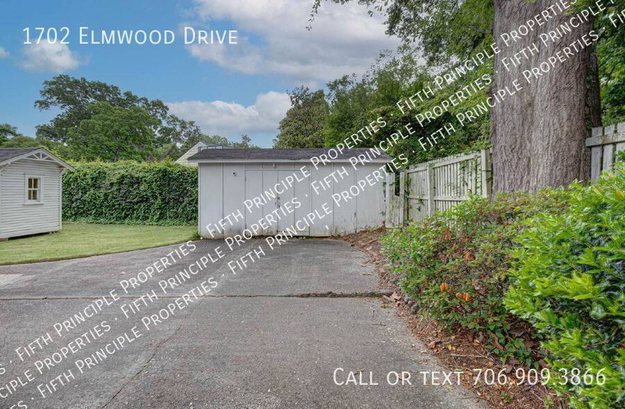 House for rent at 1702 Elmwood Dr, Columbus, GA 31906