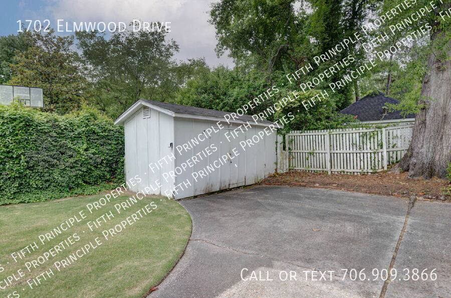 House for rent at 1702 Elmwood Dr, Columbus, GA 31906
