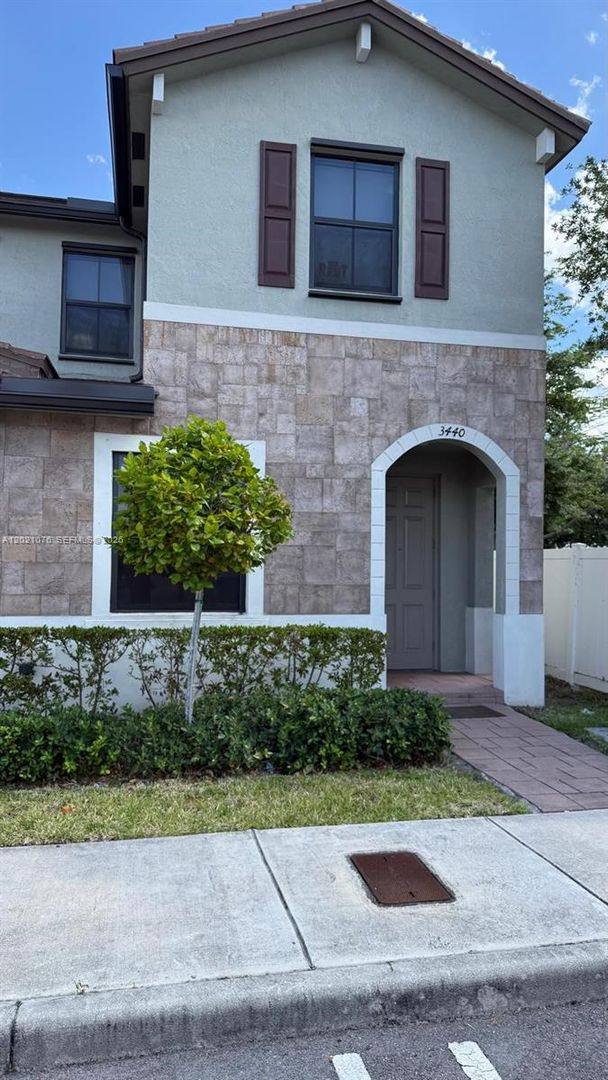Townhouse for rent at 3440 W 111th Place, Hialeah, FL 33018