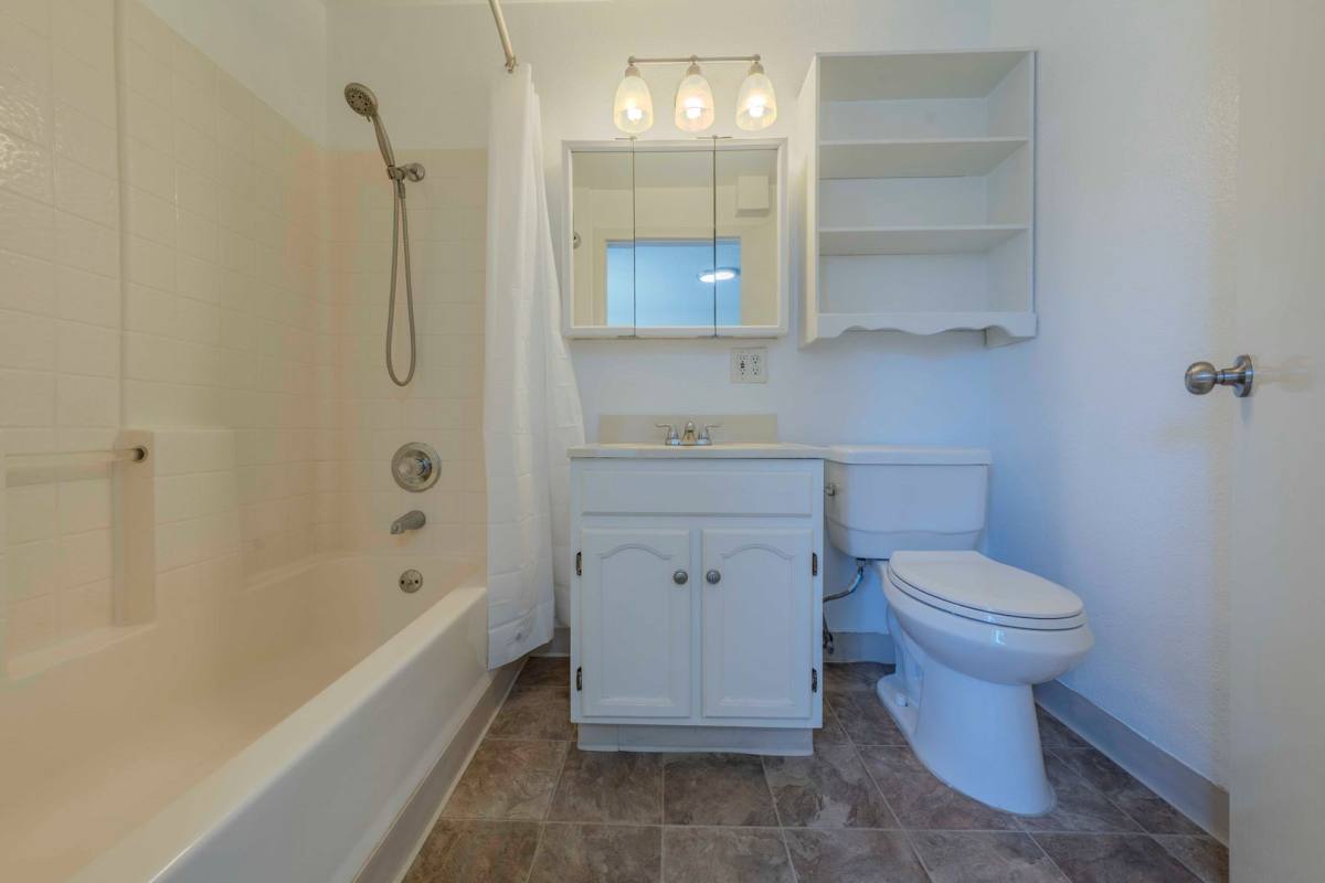 Apartment for rent at 2080 Newport Blvd, Costa Mesa, CA 92627