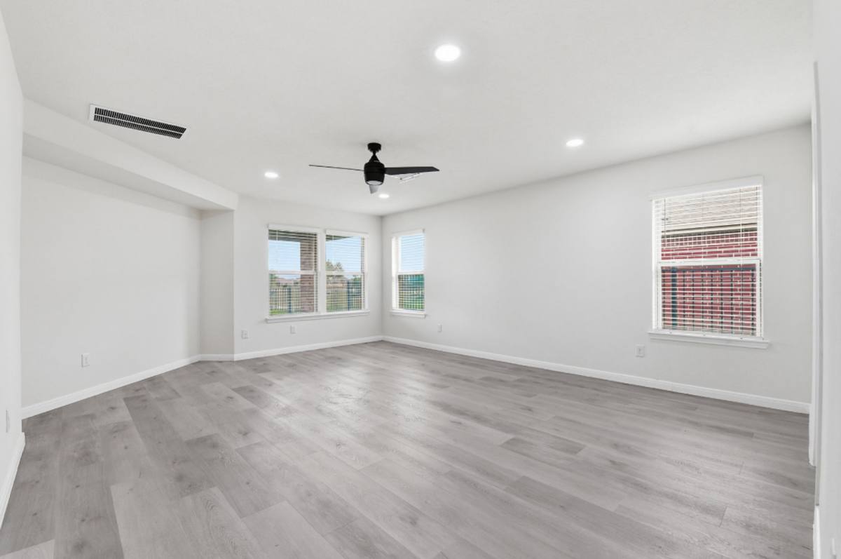 House for rent at 10433 Russell Pines Dr, Rosharon, TX 77583