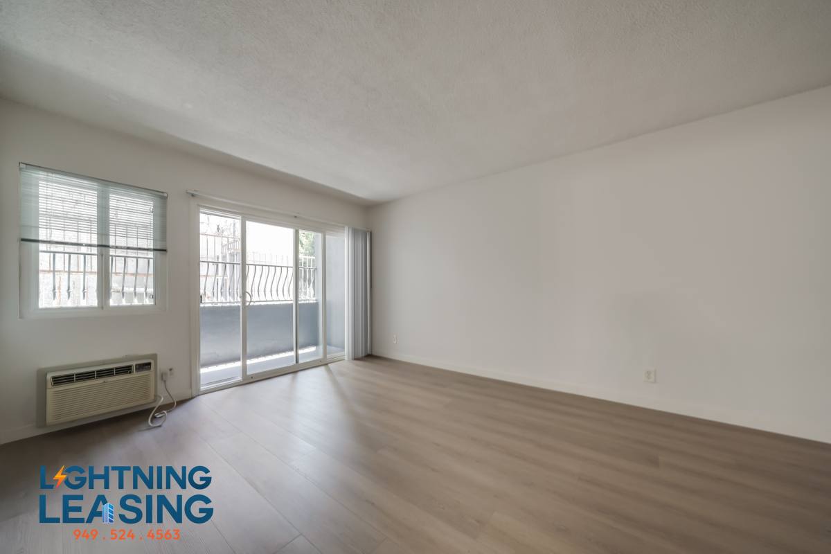 Apartment for rent at 700 S Irolo St #10, Los Angeles, CA 90005
