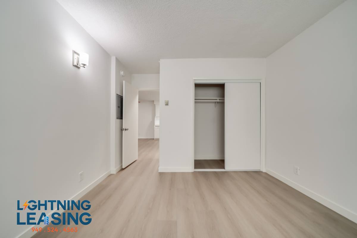 Apartment for rent at 700 S Irolo St #10, Los Angeles, CA 90005