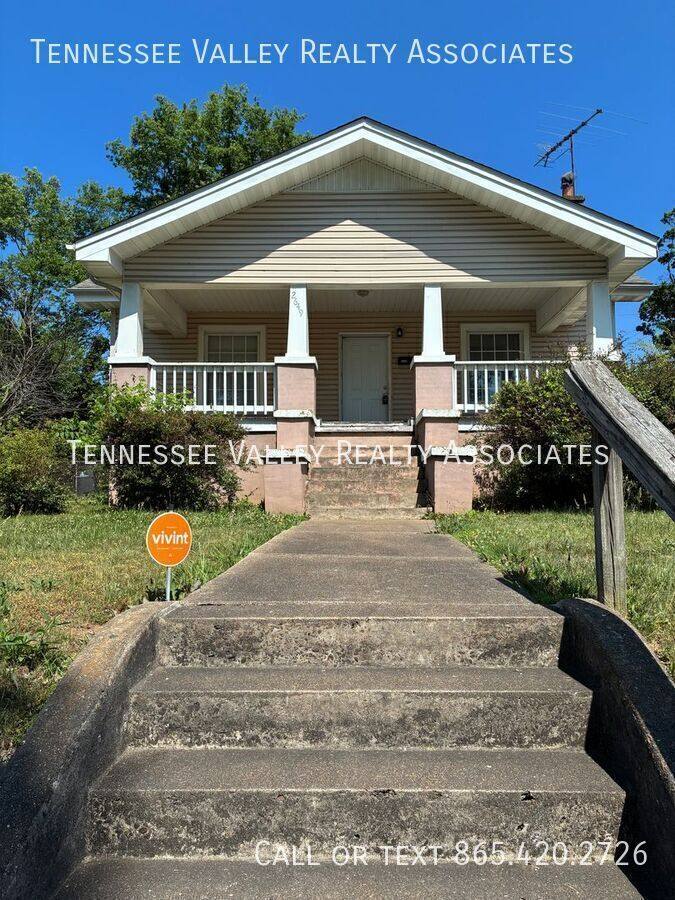 House for rent at 2649 Parkview Ave, Knoxville, TN 37914
