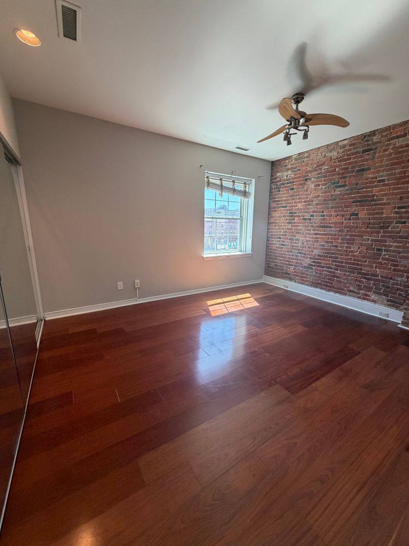 Apartment for rent at 102 Church St, Philadelphia, PA 19106