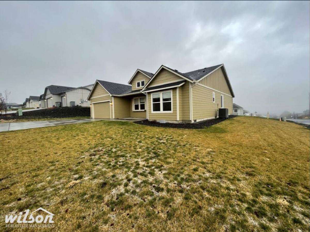 House for rent at 5300 Sage Way, Yakima, WA 98901