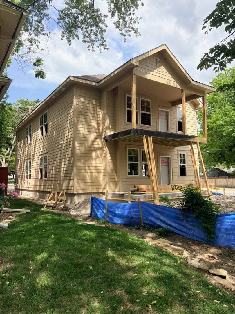 Apartment for rent at 901 Missouri, Lawrence, KS 66044
