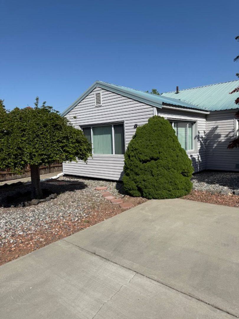 Apartment for rent at 908 Bryan St, Wenatchee, WA 98801