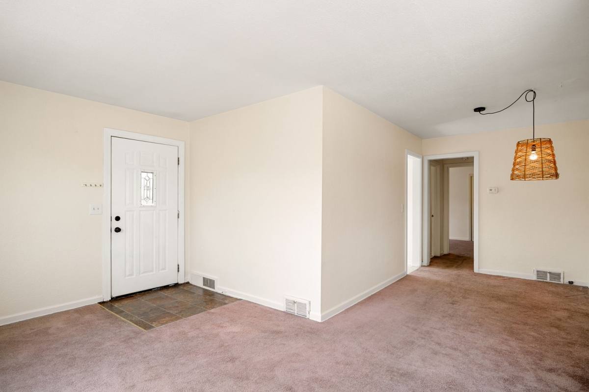 Apartment for rent at 908 Bryan St, Wenatchee, WA 98801