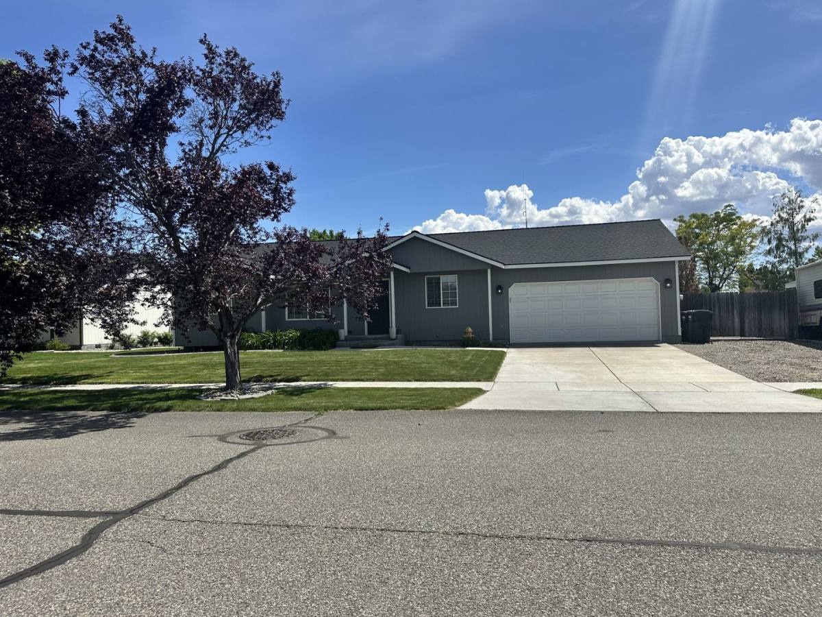 House for rent at 4914 Sinai Dr, Pasco, WA 99301