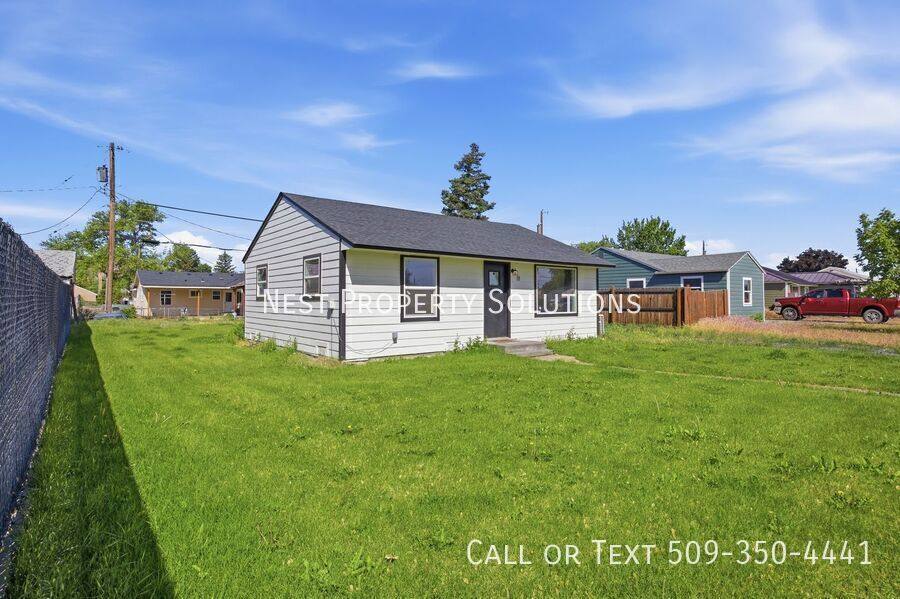 House for rent at 11 Ivy St NE, Moses Lake, WA 98837