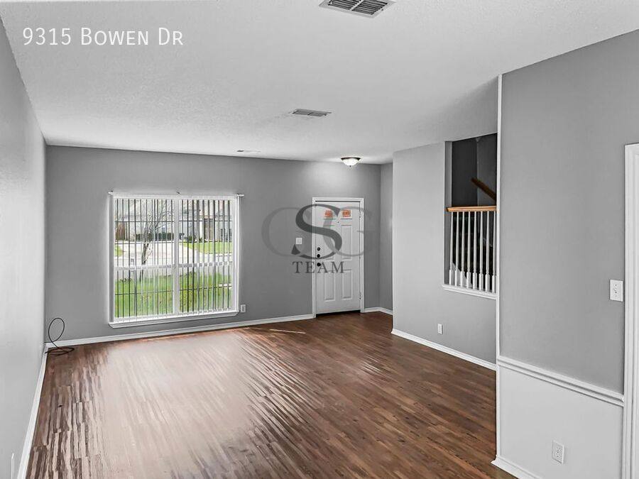 House for rent at 9315 Bowen Dr, San Antonio, TX 78250