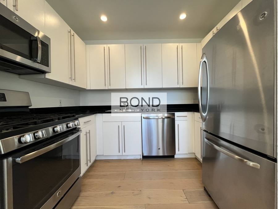 Condo for rent at 50 Murray St #2101, New York, NY 10007