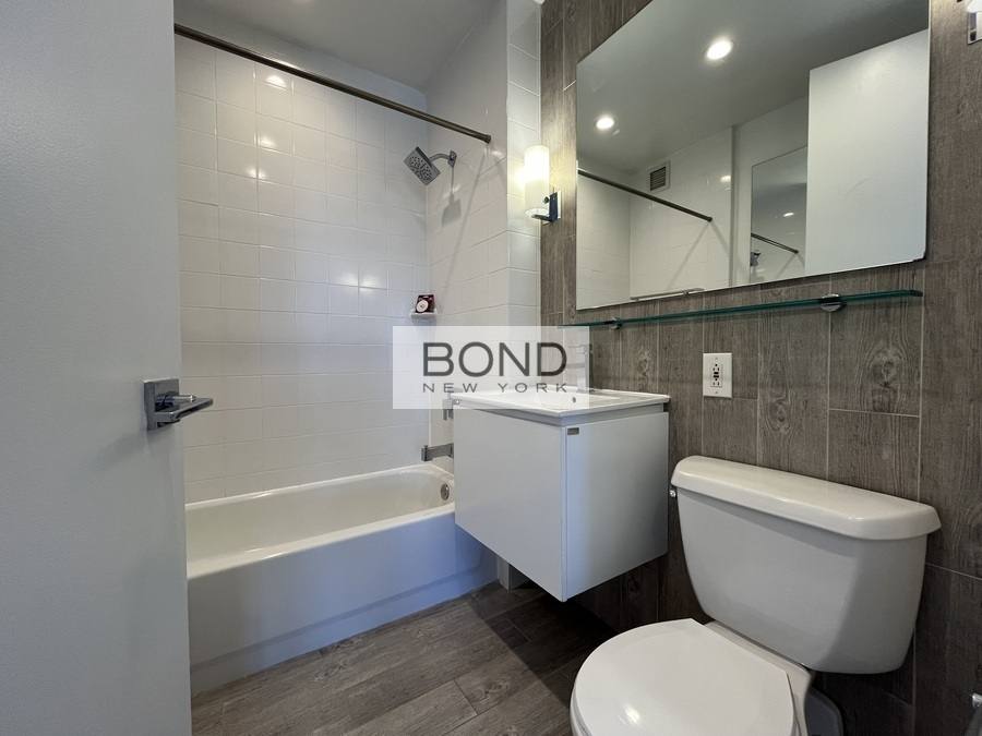 Condo for rent at 50 Murray St #2101, New York, NY 10007