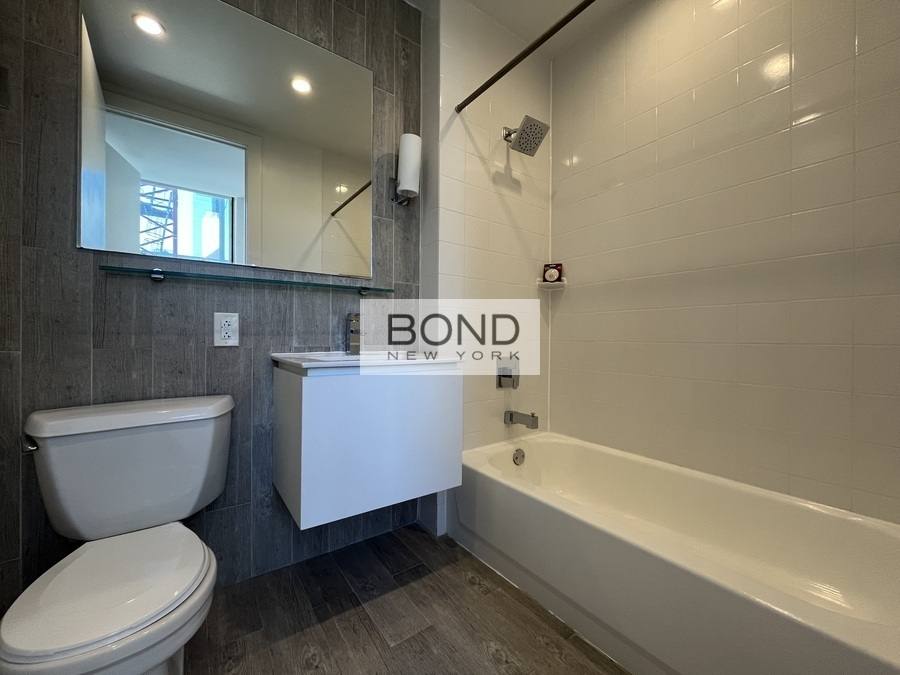 Condo for rent at 50 Murray St #2101, New York, NY 10007