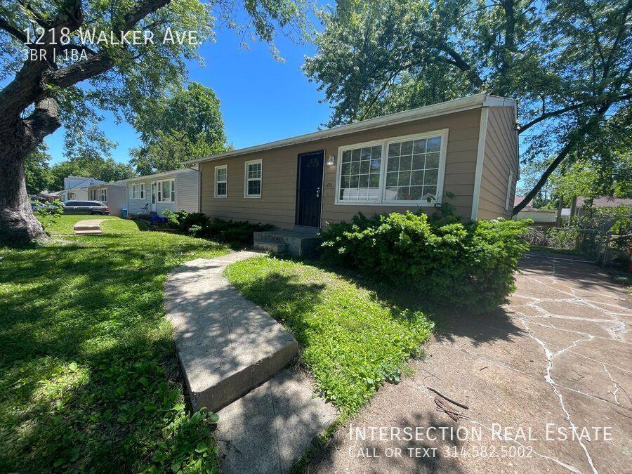 House for rent at 1218 Walker Ave, Saint Louis, MO 63138