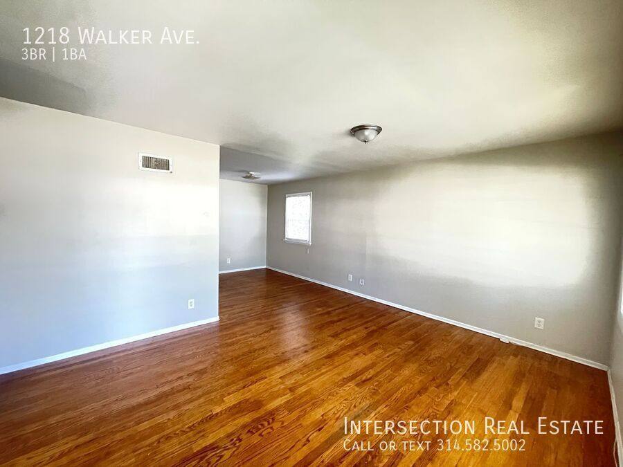 House for rent at 1218 Walker Ave, Saint Louis, MO 63138