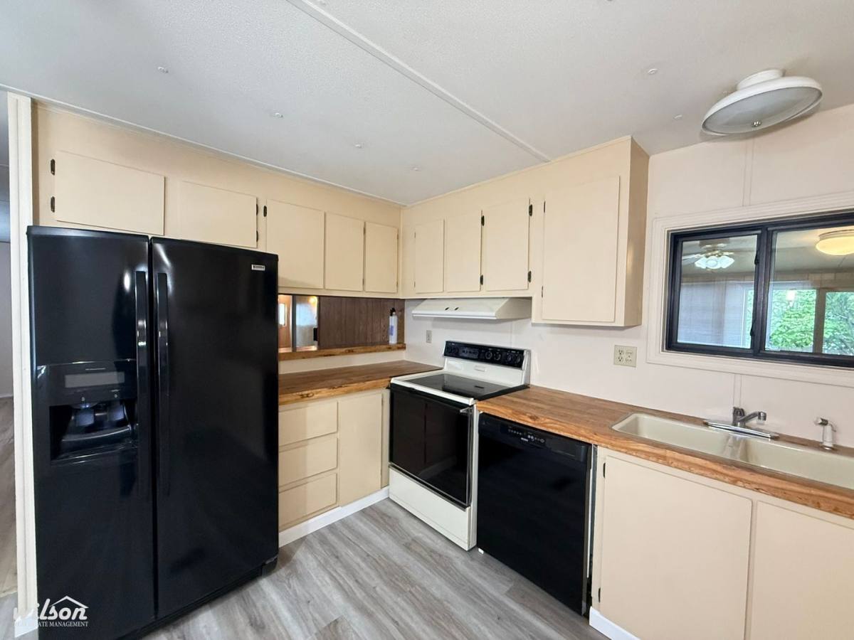 House for rent at 809 W Washington Ave, Yakima, WA 98902