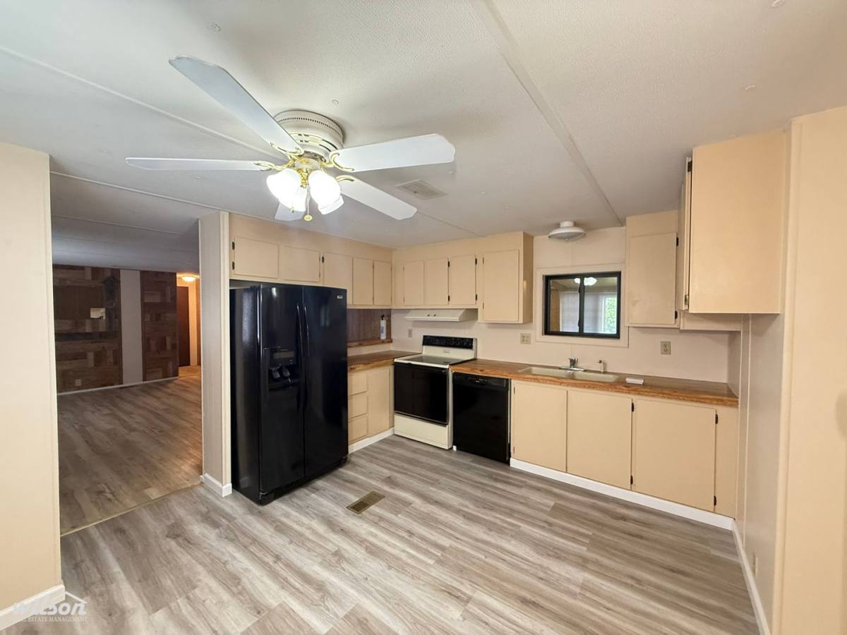 House for rent at 809 W Washington Ave, Yakima, WA 98902