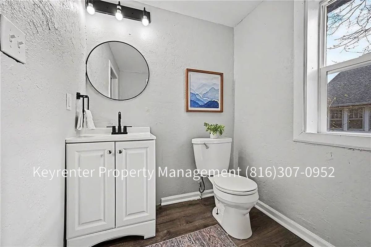 House for rent at 410 E Kansas Ave, Independence, MO 64050