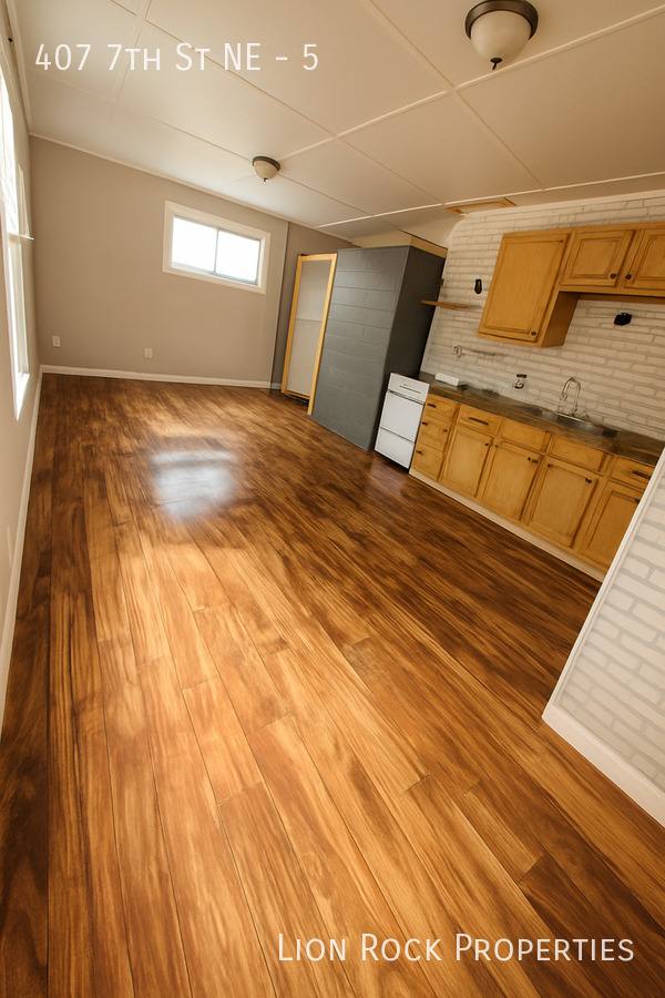 Apartment for rent at 407 7th St NE #5, Staples, MN 56479