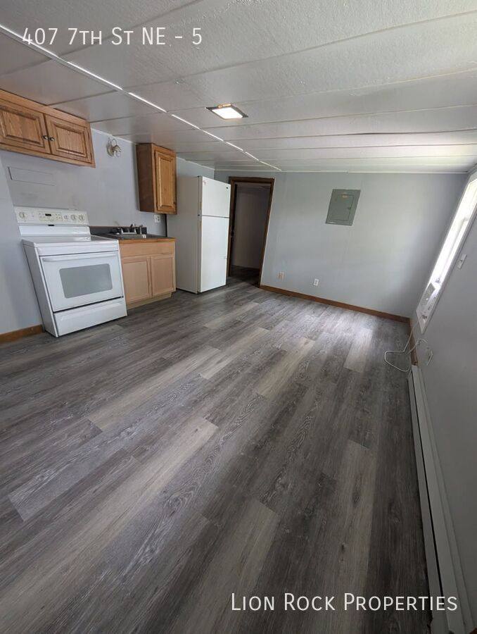 Apartment for rent at 407 7th St NE #5, Staples, MN 56479