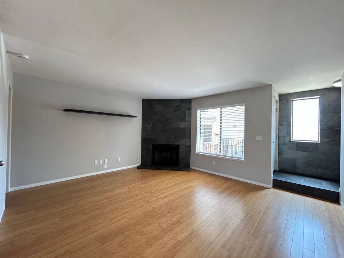 Townhouse for rent at 2202 N Broadway, Santa Ana, CA 92706