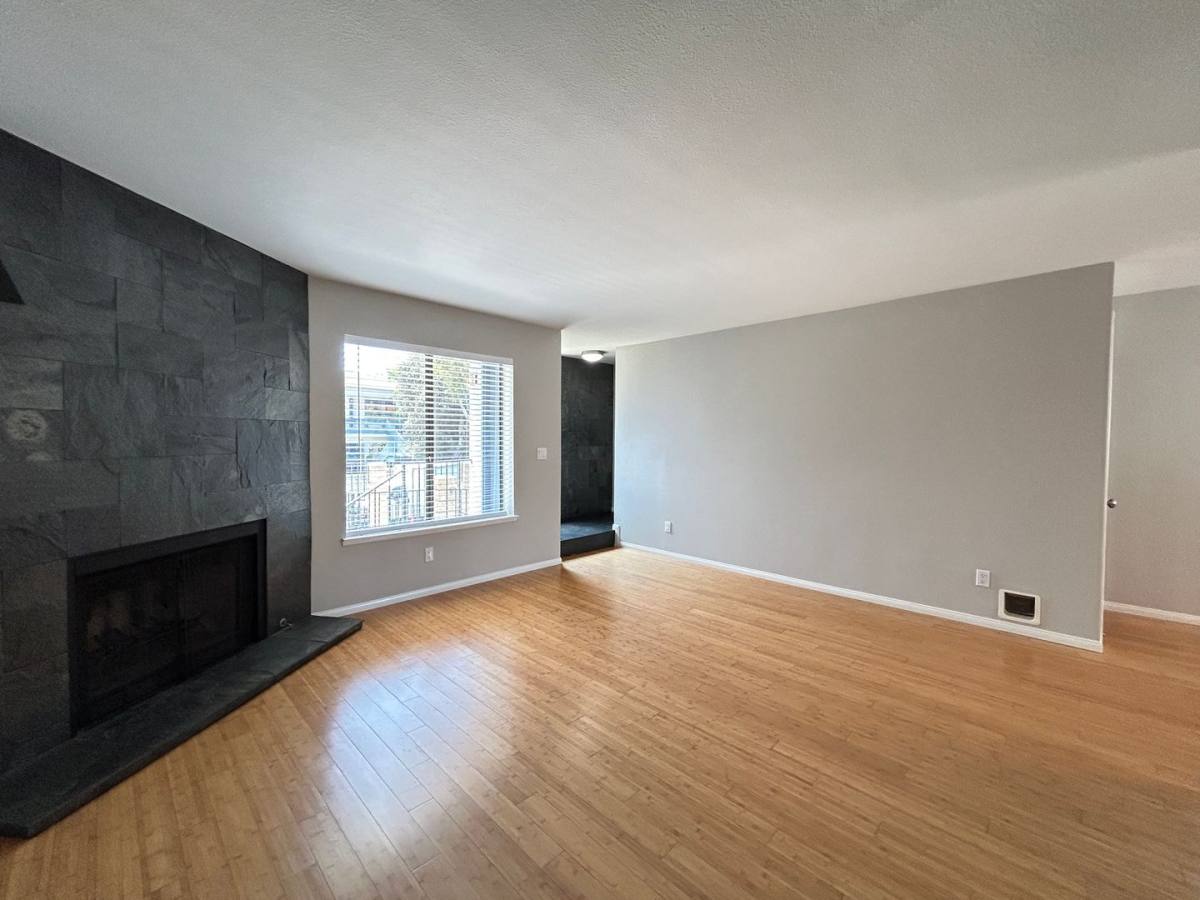 Townhouse for rent at 2202 N Broadway, Santa Ana, CA 92706
