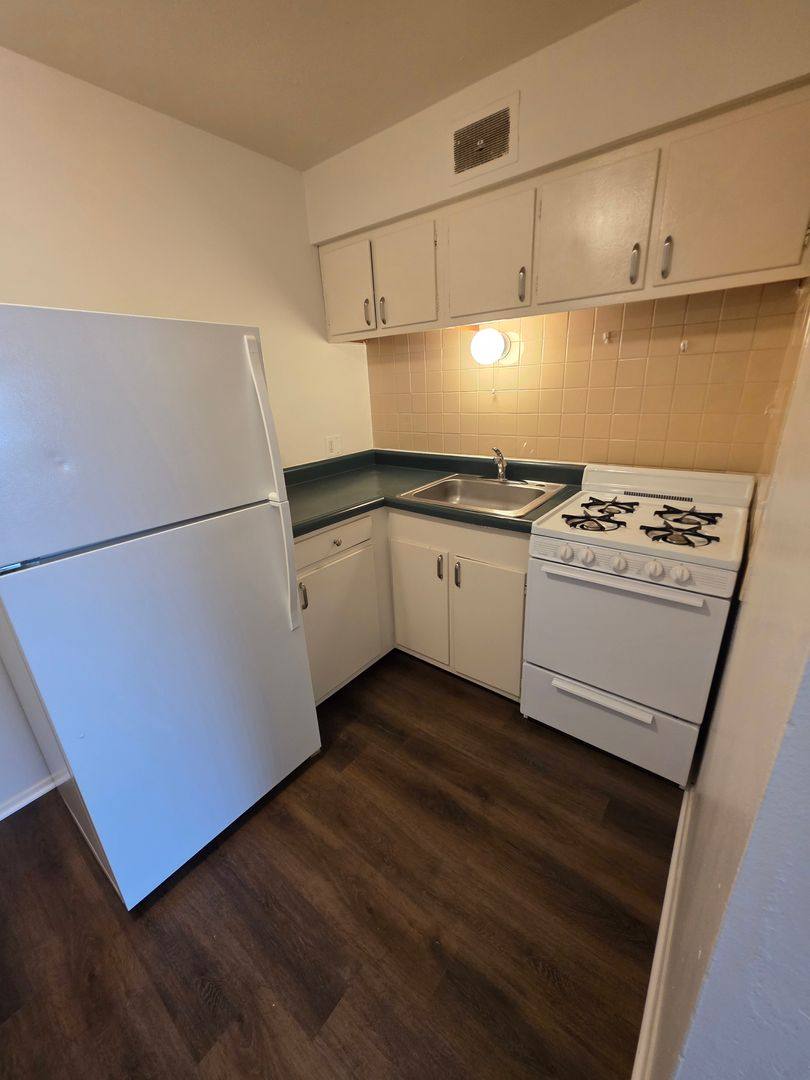 Apartment for rent at 9727 Pauline Place, Saint Louis, MO 63123