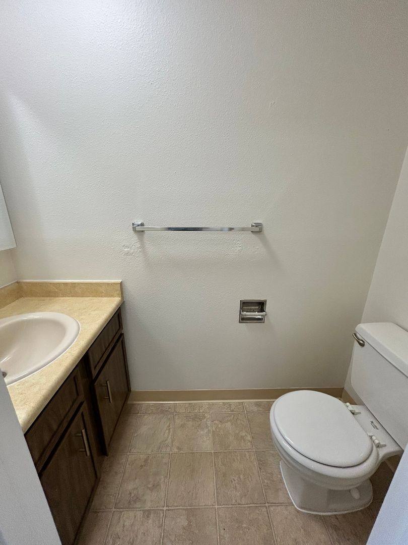 Apartment for rent at 834 Homedale Rd, Klamath Falls, OR 97603