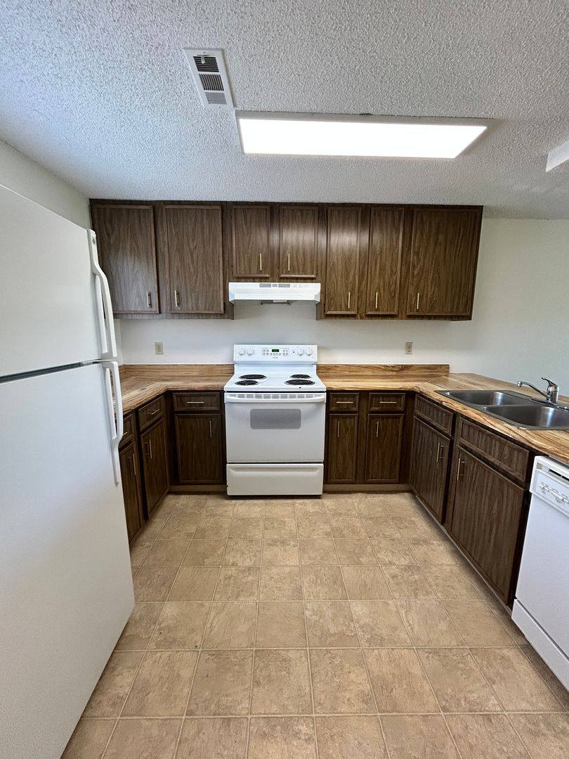 Apartment for rent at 834 Homedale Rd, Klamath Falls, OR 97603