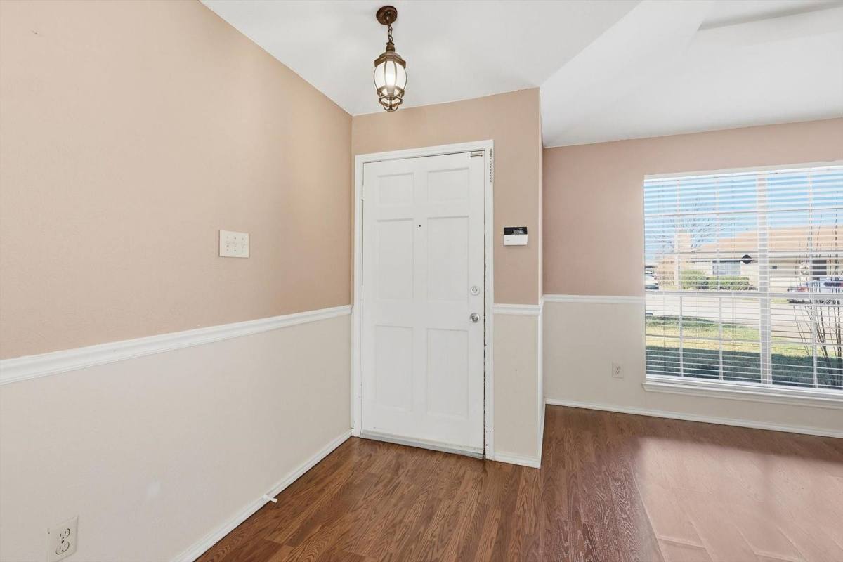 House for rent at 5722 Westchase Dr, North Richland Hills, TX 76180