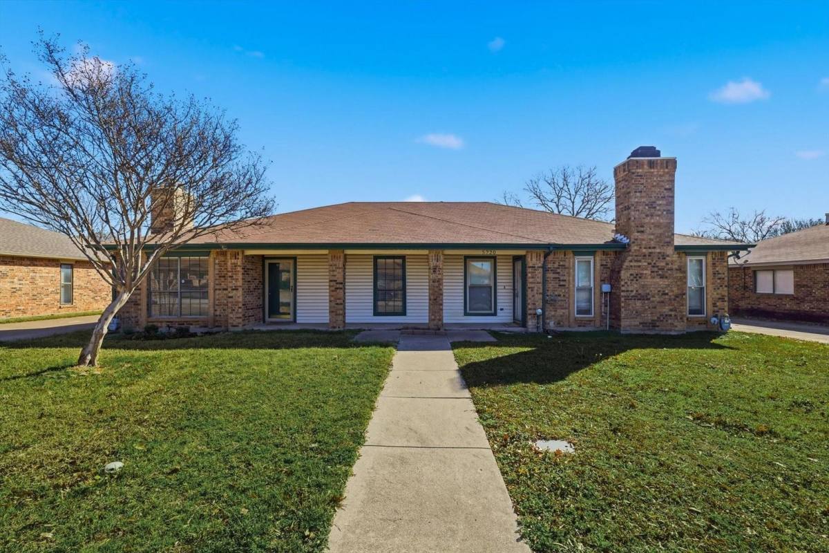 House for rent at 5722 Westchase Dr, North Richland Hills, TX 76180