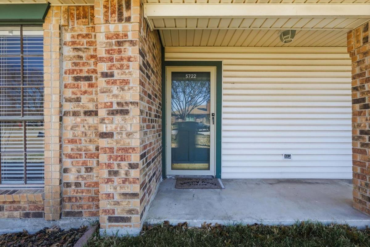 House for rent at 5722 Westchase Dr, North Richland Hills, TX 76180