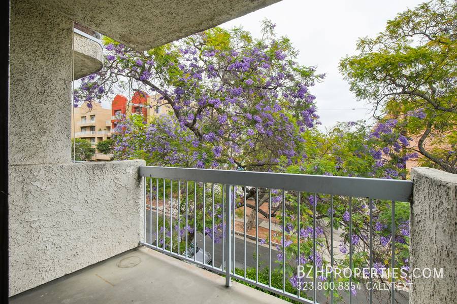 Condo for rent at 1519 N Martel Ave #202, Los Angeles, CA 90046