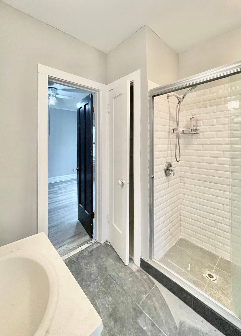 Apartment for rent at 6500 N Leavitt 2204 W Arthur, Chicago, IL 60645
