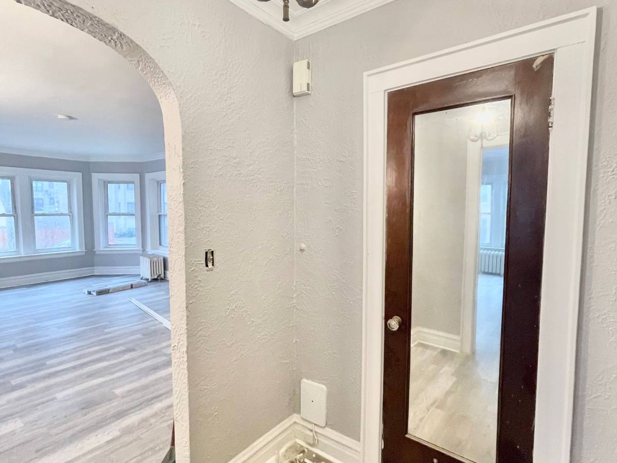 Apartment for rent at 6500 N Leavitt 2204 W Arthur, Chicago, IL 60645