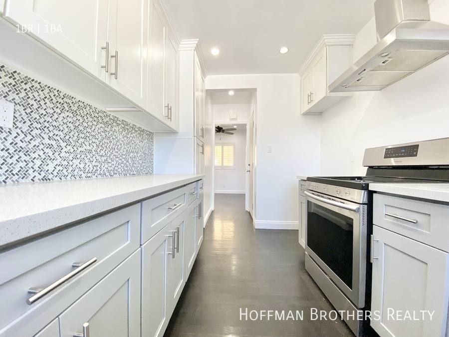 Apartment for rent at 1830 S Cloverdale Ave #4, Los Angeles, CA 90019