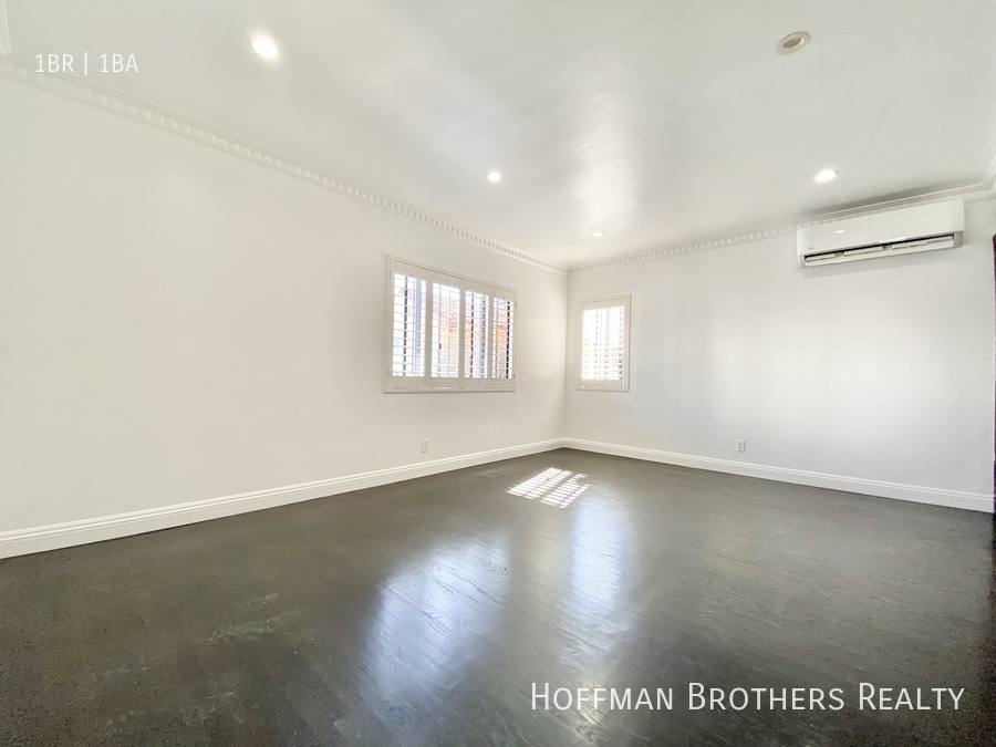 Apartment for rent at 1830 S Cloverdale Ave #4, Los Angeles, CA 90019