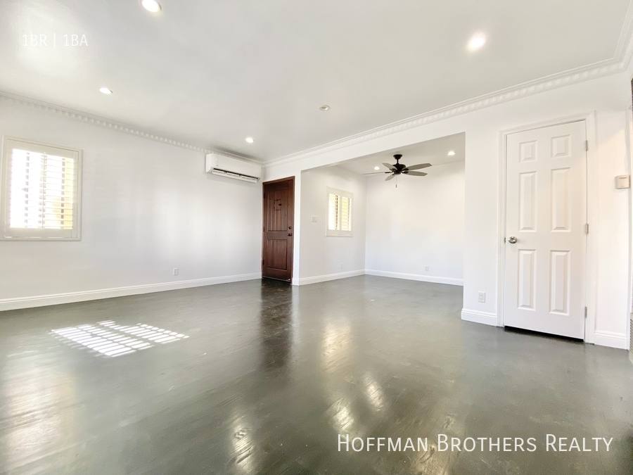 Apartment for rent at 1830 S Cloverdale Ave #4, Los Angeles, CA 90019