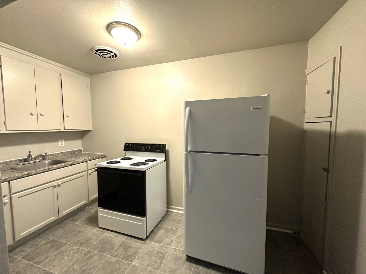 Apartment for rent at 15041 Greenfield #15, Detroit, MI 48227